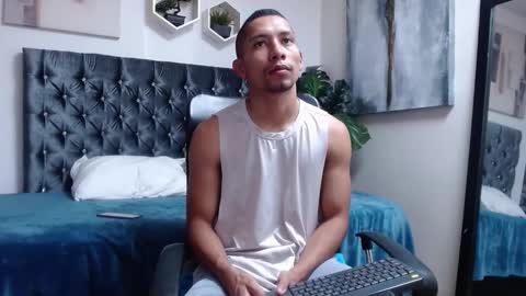 Snapshot of richar_voller chatting on November 12, 2025, 11:21 am richar_voller online show from November 12, 2025, 11:21 am