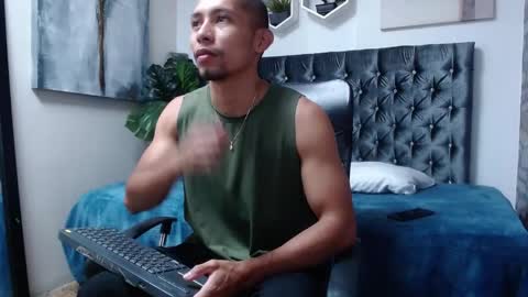 Snapshot of richar_voller chatting on November 15, 2025, 11:18 am richar_voller online show from November 15, 2025, 11:18 am