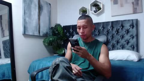 Snapshot of richar_voller chatting on November 17, 2025, 11:27 am richar_voller online show from November 17, 2025, 11:27 am