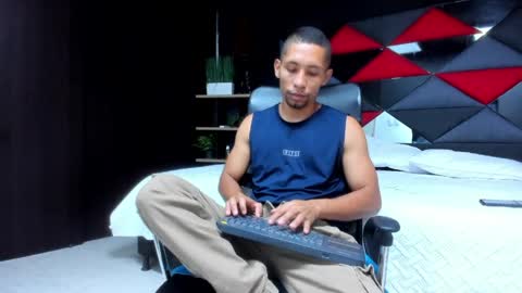 richar_voller online show from May 7, 2026, 11:37 am