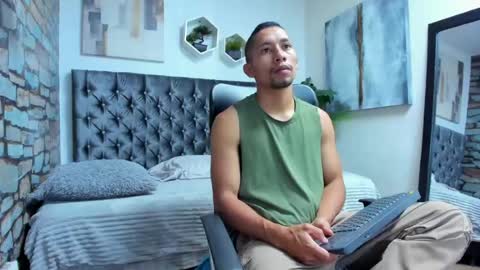 richar_voller online show from May 20, 2026, 11:27 am