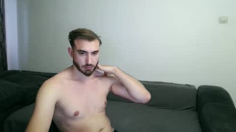 richard111223 online show from November 25, 2025, 1:22 pm