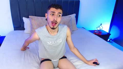 Snapshot of richard_carter_ chatting on February 27, 2025, 12:32 am Richard online show from February 27, 2025, 12:32 am