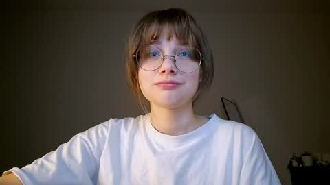 Luna online show from April 24, 2026, 6:32 pm