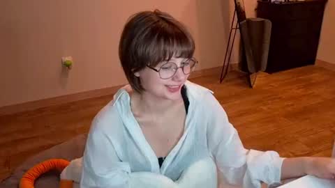 Luna online show from June 19, 2026, 6:56 pm