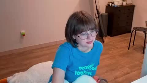 Luna online show from July 12, 2026, 6:10 pm