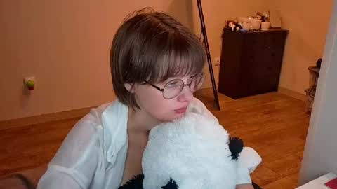 Luna online show from July 23, 2026, 7:23 pm