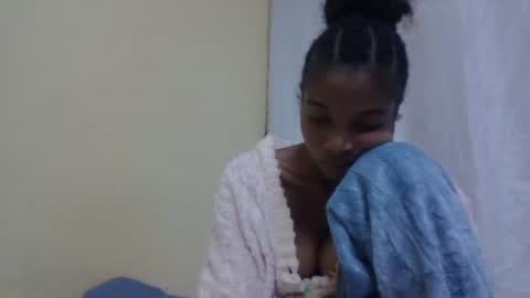 Snapshot of richella34 chatting on June 11, 2026, 12:32 am richella34 online show from June 11, 2026, 12:32 am