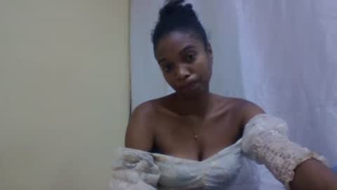 Snapshot of richella34 chatting on June 15, 2026, 2:52 pm richella34 online show from June 15, 2026, 2:52 pm