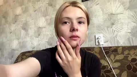 Snapshot of richellearmentrout chatting on July 1, 2026, 2:07 pm jenny online show from July 1, 2026, 2:07 pm