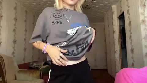 Snapshot of richellearmentrout chatting on July 31, 2026, 3:11 pm jenny online show from July 31, 2026, 3:11 pm