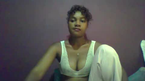 ricie001 online show from April 14, 2026, 12:11 pm