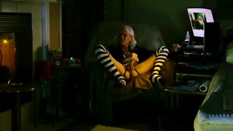 PINK HOLE TWINK online show from January 22, 2025, 5:26 am