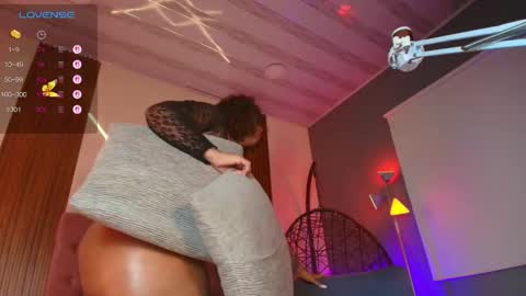 Snapshot of rihanna_rose chatting on October 17, 2025, 7:33 am Riha online show from October 17, 2025, 7:33 am