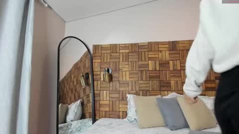 Sara online show from October 8, 2025, 10:02 am