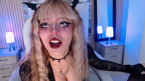 Snapshot of rihonna_hs8 chatting on September 13, 2025, 12:38 pm RIHONNA online show from September 13, 2025, 12:38 pm