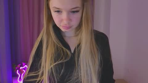 Rina online show from September 19, 2025, 8:31 pm