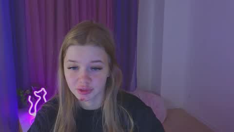 Rina online show from September 25, 2025, 8:45 pm