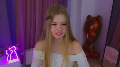 Rina online show from May 4, 2026, 8:38 pm