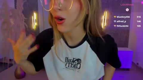 Riley Sierra online show from July 6, 2026, 3:03 pm