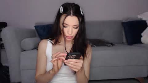 RileyEve online show from December 4, 2025, 3:05 am