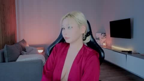 rileymee online show from April 7, 2026, 5:08 am