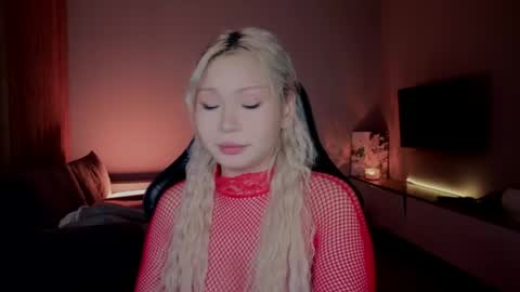 rileymee online show from April 15, 2026, 12:23 pm