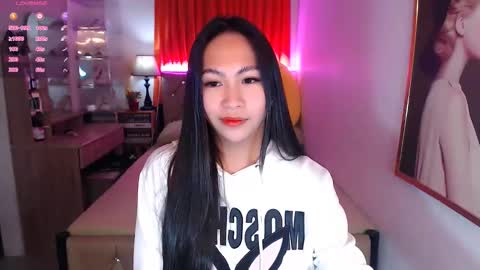 Snapshot of rileymillerx chatting on January 5, 2025, 4:59 pm Riley online show from January 5, 2025, 4:59 pm