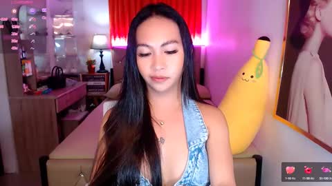 Snapshot of rileymillerx chatting on January 11, 2025, 5:51 pm Riley online show from January 11, 2025, 5:51 pm