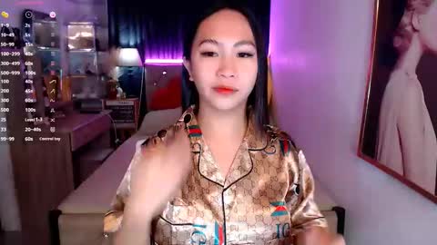 Snapshot of rileymillerx chatting on January 17, 2025, 12:31 pm Riley online show from January 17, 2025, 12:31 pm