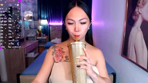 Snapshot of rileymillerx chatting on February 19, 2025, 5:05 am Riley online show from February 19, 2025, 5:05 am