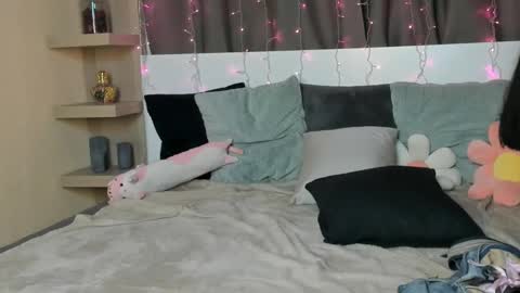 Snapshot of rileyroxx chatting on February 20, 2025, 11:53 am Emily online show from February 20, 2025, 11:53 am