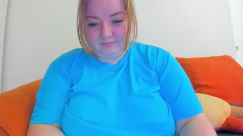 Snapshot of rina16 chatting on November 25, 2025, 7:19 am rina16 online show from November 25, 2025, 7:19 am