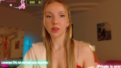 Rina Asty online show from December 21, 2025, 7:43 pm