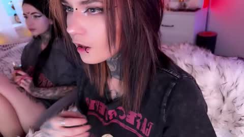   DianaBrite            fansl y online show from December 20, 2025, 12:01 pm