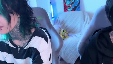   DianaBrite            fansl y online show from May 1, 2026, 1:37 pm
