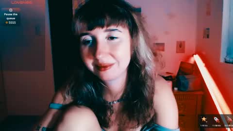 Snapshot of riri_rich chatting on May 26, 2026, 6:42 am Rita online show from May 26, 2026, 6:42 am