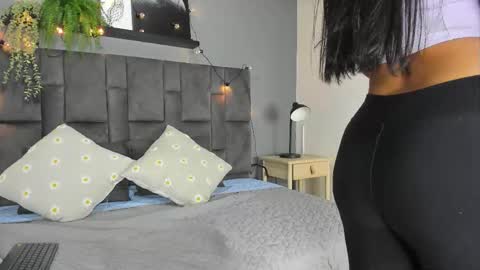 Snapshot of ririibrunette__ chatting on October 11, 2025, 7:56 pm RIRI online show from October 11, 2025, 7:56 pm