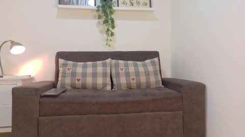Snapshot of ririibrunette__ chatting on May 6, 2026, 12:08 am RIRI online show from May 6, 2026, 12:08 am