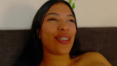 Snapshot of ririibrunette__ chatting on June 11, 2026, 12:32 am RIRI online show from June 11, 2026, 12:32 am