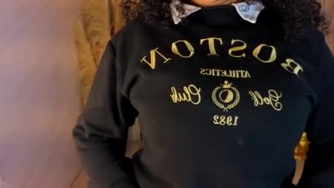 Snapshot of risada_temptation_s chatting on November 26, 2025, 4:02 am Risada online show from November 26, 2025, 4:02 am