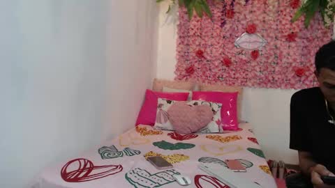 Snapshot of risitos_de_oro_ chatting on September 18, 2025, 6:04 am Risitos De Oro online show from September 18, 2025, 6:04 am