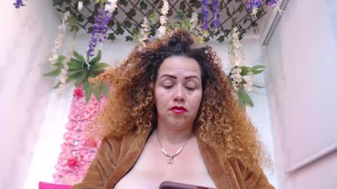 Snapshot of risitos_de_oro_ chatting on April 21, 2026, 1:42 am Risitos De Oro online show from April 21, 2026, 1:42 am
