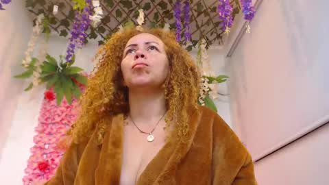 Snapshot of risitos_de_oro_ chatting on May 30, 2026, 10:12 am Risitos De Oro online show from May 30, 2026, 10:12 am