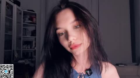 Rina online show from April 3, 2026, 7:34 pm