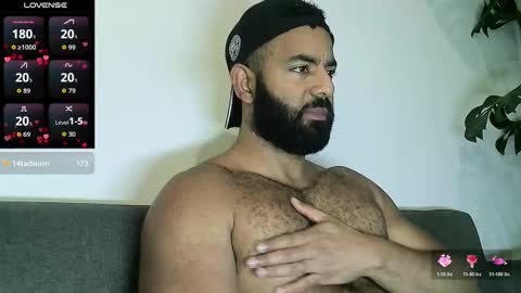 SebasRoa online show from November 21, 2025, 4:16 pm