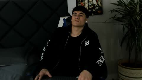 Roan Birkin online show from March 7, 2026, 7:33 pm