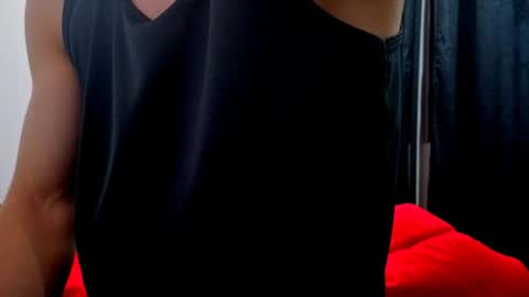 Snapshot of roan_birkin chatting on August 3, 2026, 6:00 pm Roan Birkin online show from August 3, 2026, 6:00 pm