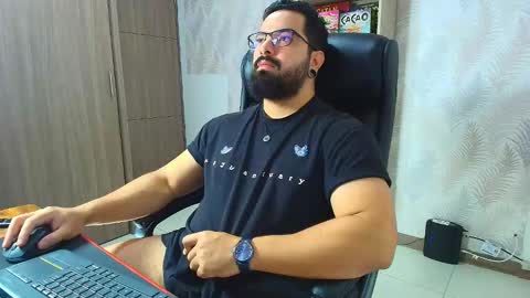 Robby online show from November 30, 2025, 6:12 pm