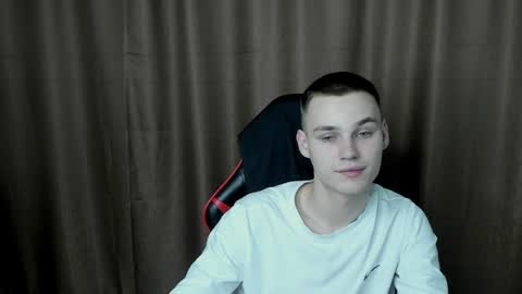 Snapshot of robert10211 chatting on December 11, 2024, 9:45 pm robert10211 online show from December 11, 2024, 9:45 pm